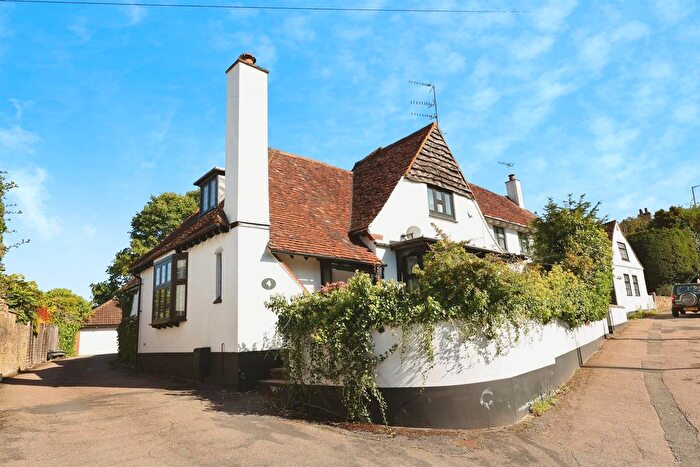 3 Bedroom Semi-Detached House For Sale In Sparrows Herne, Bushey, WD23