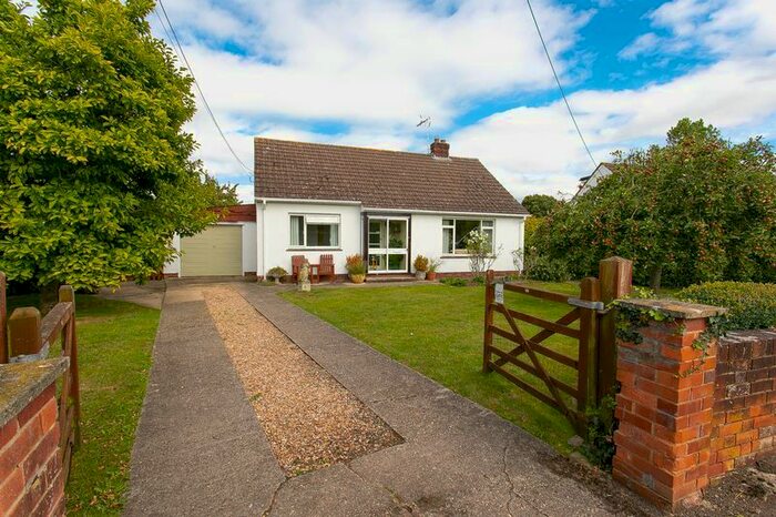 3 Bedroom Detached Bungalow For Sale In Barcroft Crescent, Wrantage, Nr Taunton, TA3