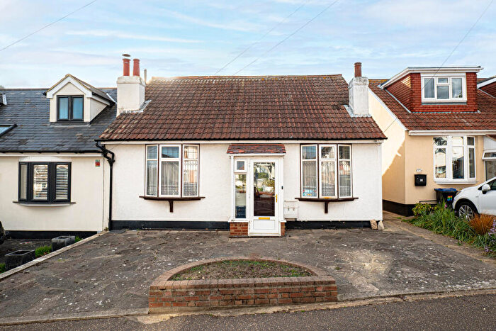 2 Bedroom Chalet For Sale In Herschell Road, Leigh-on-sea, SS9