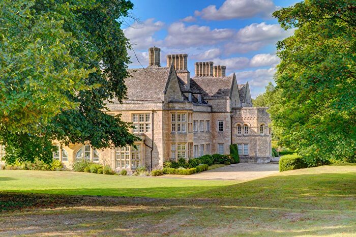 4 Bedroom Flat For Sale In Besford Court Estate, Besford, Worcester, Worcestershire, WR8