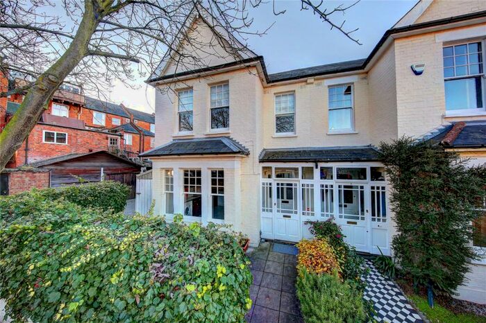 3 Bedroom Semi-Detached House To Rent In Carlton Road, East Sheen, London, SW14