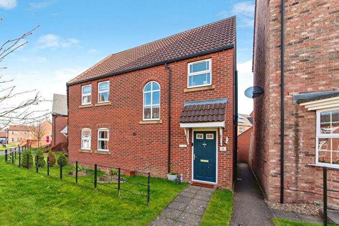 3 Bedroom Semi Detached House For Sale In Ploughmans Walk, Lincoln, Lincolnshire, LN2