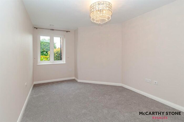 2 Bedroom Apartment For Sale In Valley Court, Longsight Road, Ramsbottom, Bury, BL0