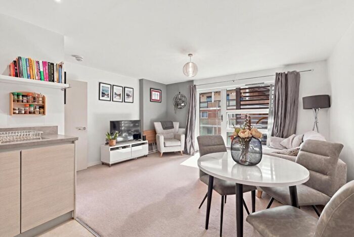1 Bedroom Flat For Sale In Thorn Apartments, Bow, E3
