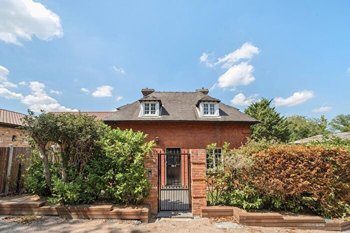 2 Bedroom Lodge For Sale In The Lodge, St. Leonards Road, EN9