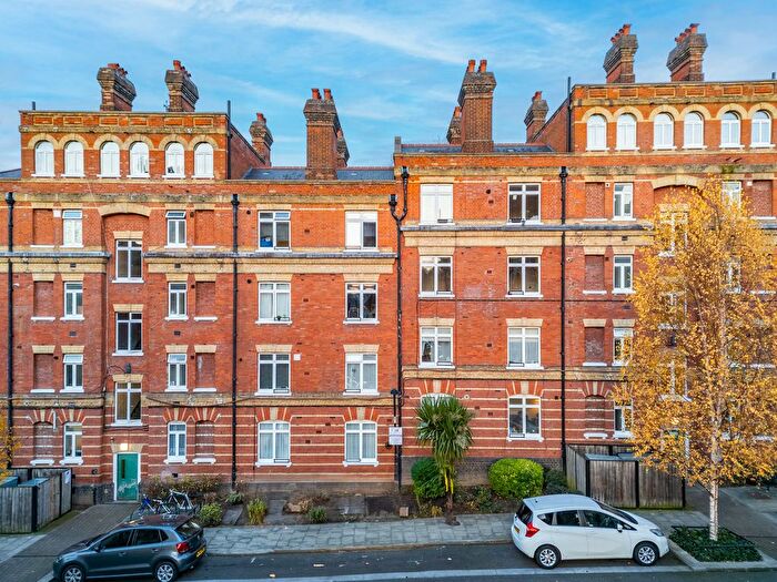 1 Bedroom Flat For Sale In Rosendale Road, Herne Hill, SE24