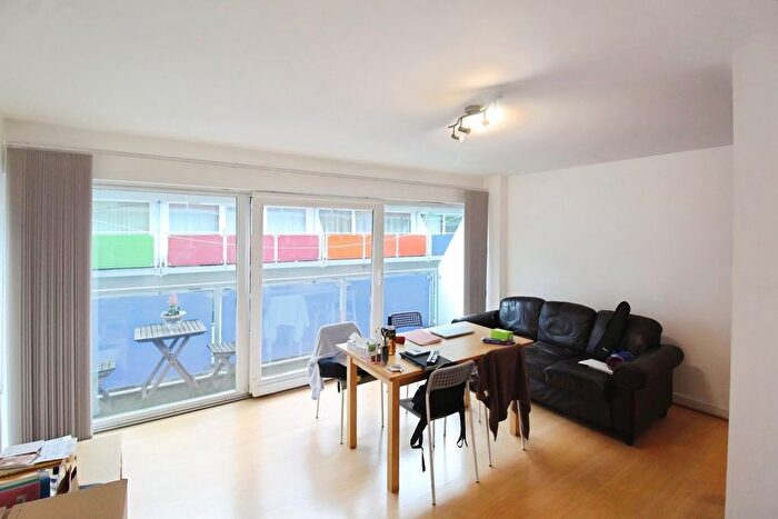 1 Bedroom Flat To Rent In Concord Street, Leeds, West Yorkshire, LS2