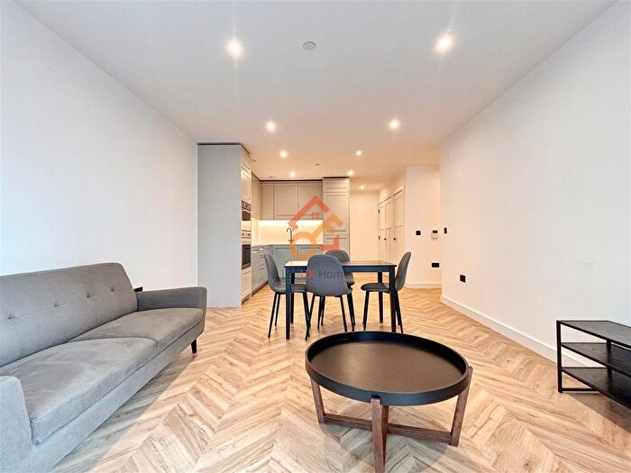 2 Bedroom Flat To Rent In Tryon House, Brook Street, Kingston Upon Thames, KT1