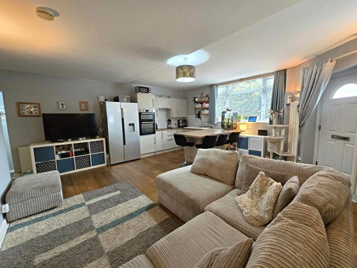 2 Bedroom Apartment For Sale In Derringstone Hill, Canterbury, CT4