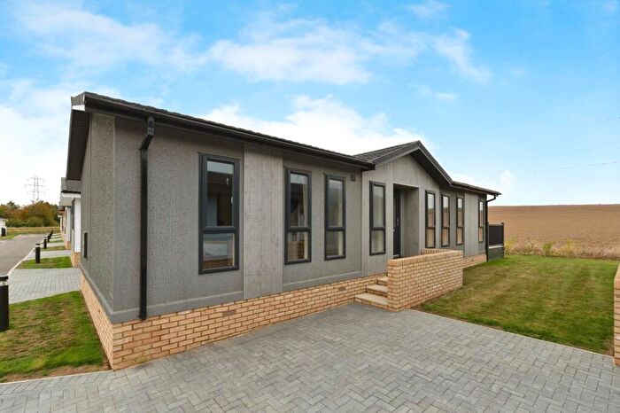 2 Bedroom Detached House For Sale In Waltons Hall Road, Stanford-le-Hope, Essex, SS17