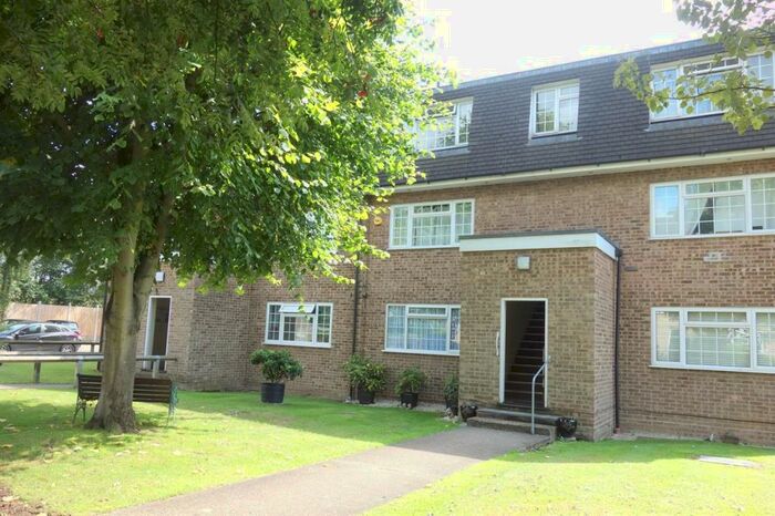 1 Bedroom Flat To Rent In Marsh Close, Cheshunt, EN8