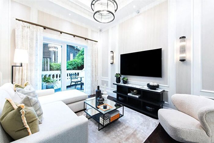 2 Bedroom Flat To Rent In Prince Of Wales Terrace, Kensington, W8