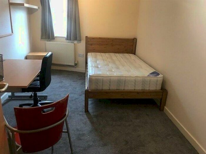 4 Bedroom Flat To Rent In Cowley Road, Oxford, Oxford, OX4