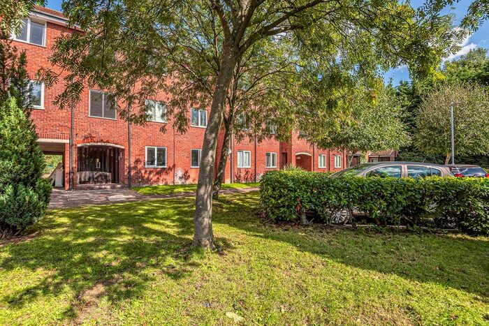 1 Bedroom Flat To Rent In Millstream Close, Hitchin SG4