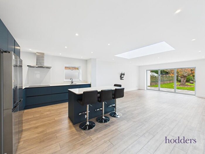 4 Bedroom Detached House For Sale In Chertsey, Surrey, KT16