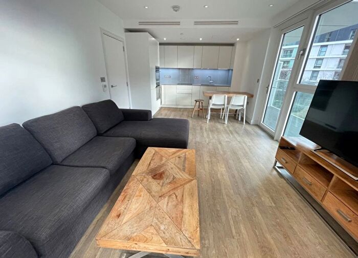 1 Bedroom Flat To Rent In Wandsworth Road, London, SW8