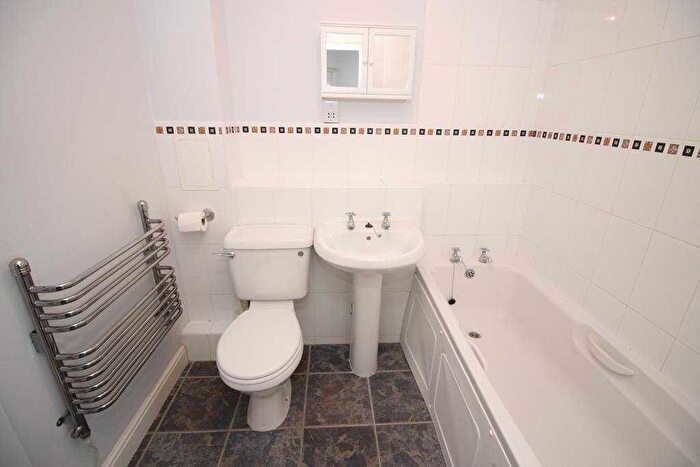 2 Bedroom Apartment To Rent In Knightsbridge Court, Gosforth, NE3