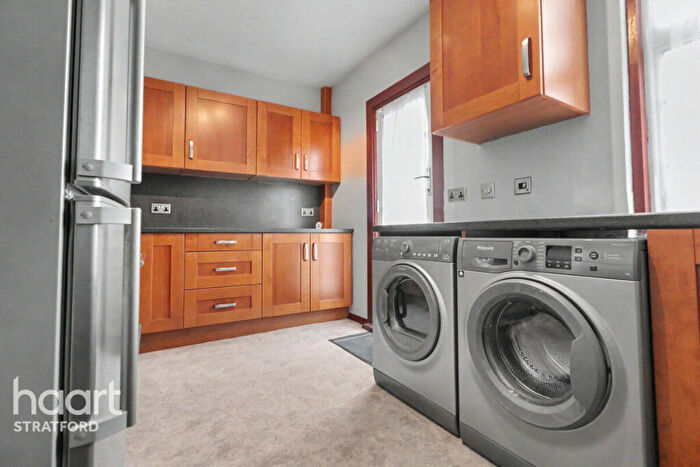 3 Bedroom End Of Terrace House To Rent In Holborn Road, London, E13