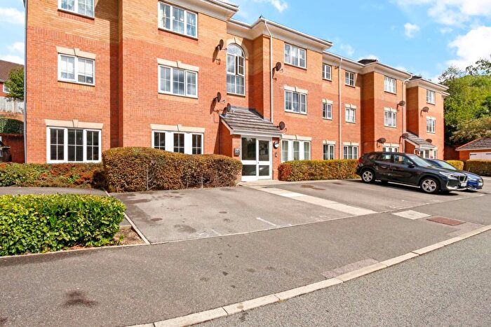 2 Bedroom Flat To Rent In Hopper Vale, Bracknell, RG12