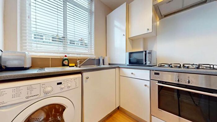 2 Bedroom Flat To Rent In Ifield Road, London, SW10