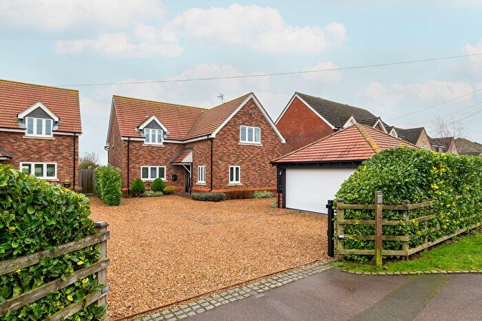 5 Bedroom Detached House For Sale In Avenue Road, Rushden, Northamptonshire, NN10