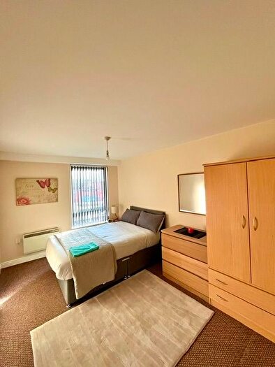 2 Bedroom Flat To Rent In Apartment, Whitworth Street West, Manchester, M1