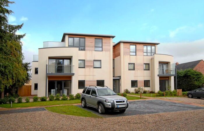 2 Bedroom Apartment To Rent In New Leys Court, Witney, OX29