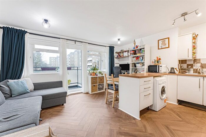 1 Bedroom Flat For Sale In Peterborough Road, Parsons Green, SW6