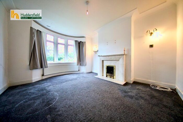3 Bedroom Semi-Detached House To Rent In Dryclough Road, Crosland Moor, Huddersfield, HD4