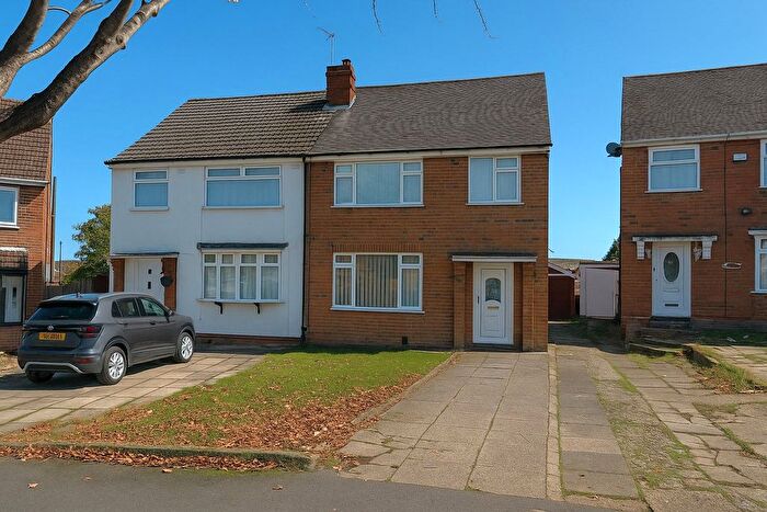 3 Bedroom Semi Detached House For Sale In Hillbrook Grove, Birmingham, West Midlands, B33
