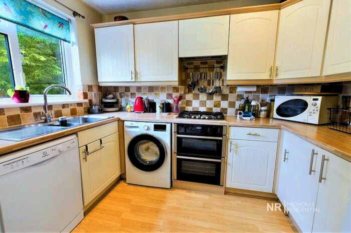 3 Bedroom End Of Terrace House For Sale In Ashby Avenue, Chessington, Surrey., KT9