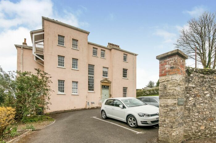 2 Bedroom Flat For Sale In Clappentail Lane, Lyme Regis, DT7