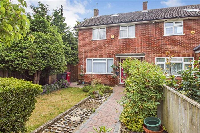 3 Bedroom End Of Terrace House For Sale In Pantile Row, Langley, SL3