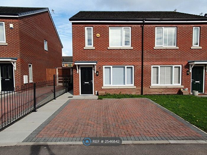 3 Bedroom Semi-Detached House To Rent In Damsire Close, Liverpool, L9