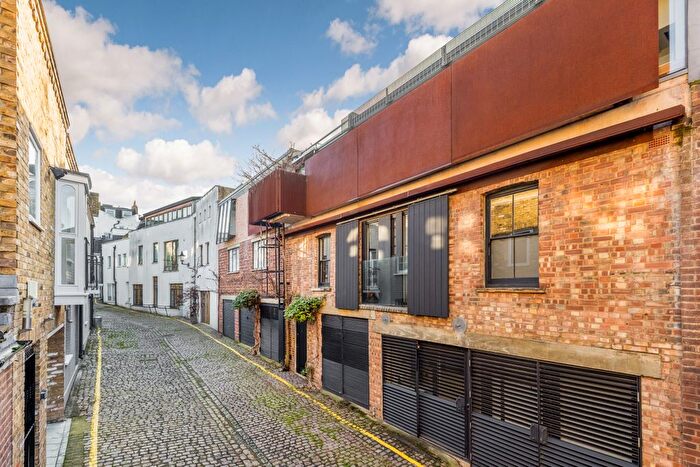 5 Bedroom Mews For Sale In Vernon Yard, London, W11