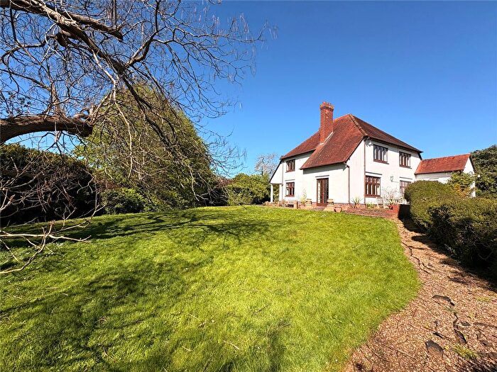 4 Bedroom Detached House For Sale In Brockhall Road, Flore, Northamptonshire, NN7