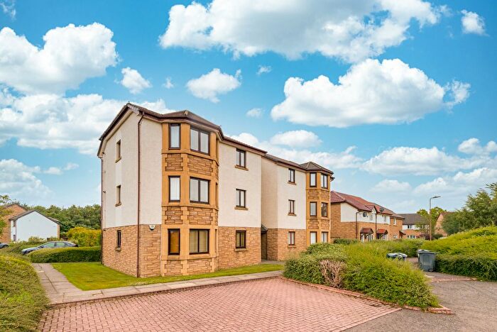 2 Bedroom Flat For Sale In Gogarloch Syke, Edinburgh, EH12