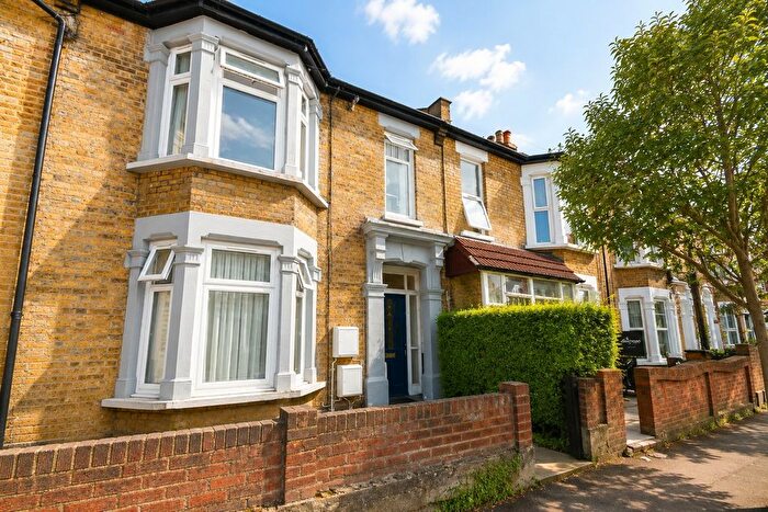 4 Bedroom Flat To Rent In Leyton Park Road, London, E10