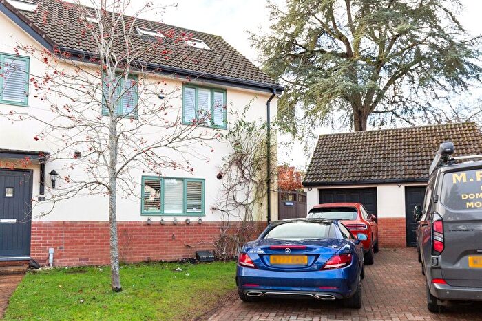 4 Bedroom End Of Terrace House For Sale In Mayflower Close, Bristol, BS9