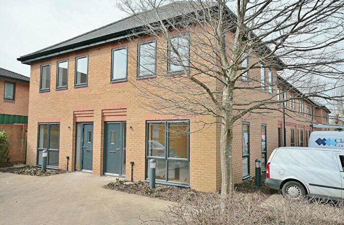 2 Bedroom Apartment To Rent In Lakesmere Close, Kidlington, Oxon, OX5