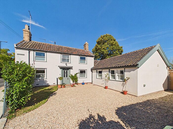 4 Bedroom Semi-Detached House For Sale In College Road, Framlingham, IP13