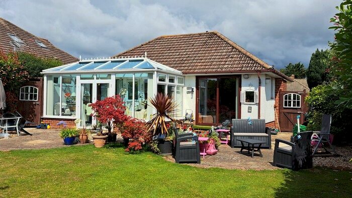 2 Bedroom Bungalow For Sale In Osborne Road, New Milton, BH25