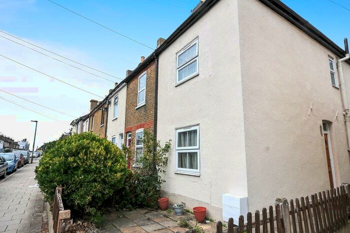 2 Bedroom House To Rent In Addison Road, Bromley, BR2