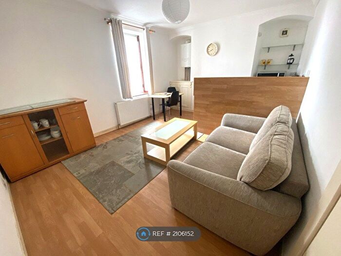 1 Bedroom Flat To Rent In Castlehill, Aberdeen, AB11