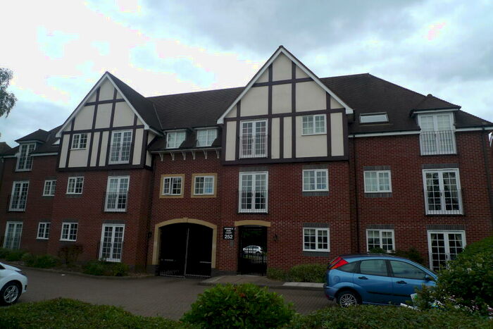 2 Bedroom Apartment To Rent In Warwick Park Court, Warwick Road, Solihull, West Midlands, B92