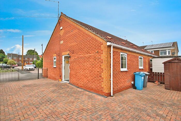 2 Bedroom Semi-detached Bungalow For Sale In Astral Gardens, Sutton-On-Hull, Hull, HU7