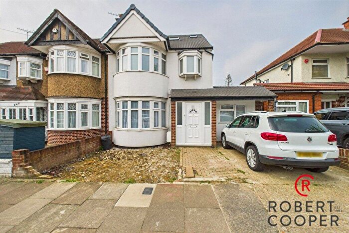 3 Bedroom Apartment To Rent In Victoria Road, Ruislip, HA4