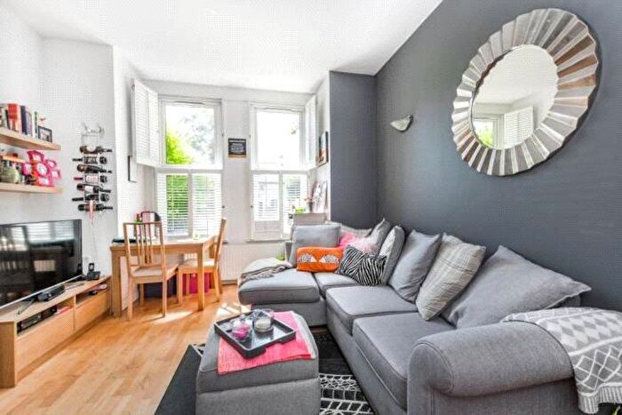 1 Bedroom Apartment To Rent In East End Road, London, N2