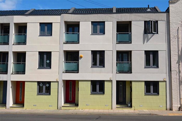 3 Bedroom Terraced House To Rent In James Terrace, Clarendon Road, PO4