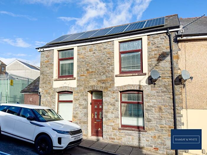 4 Bedroom End Terrace House For Sale In Bridge Street, Aberfan, Merthyr Tydfil, CF48
